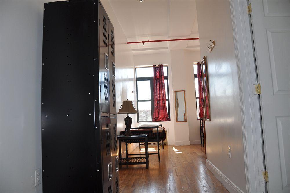 Ny Moore Albergue