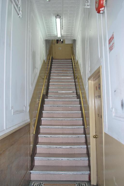 Bowery Grand Albergue *