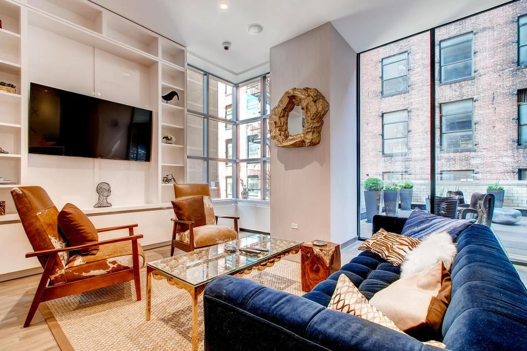 Global Luxury Suites At Ritz Plaza * New York