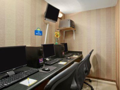 Hotel Days By Wyndham Jamaica / Jfk Airport New York City