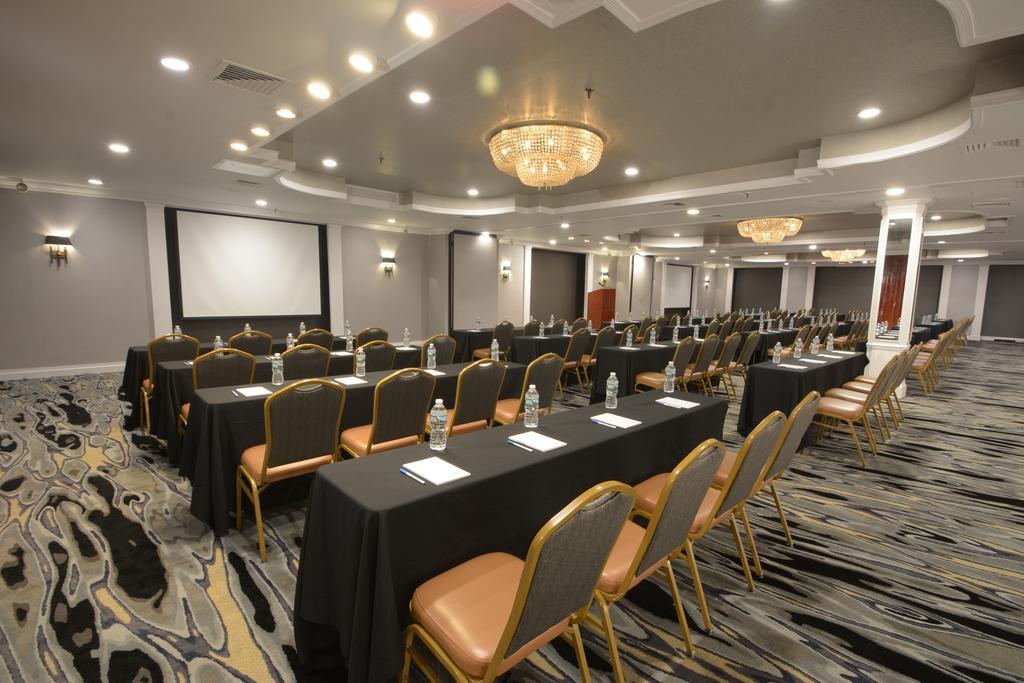 Adria Hotel&conference Center 3*