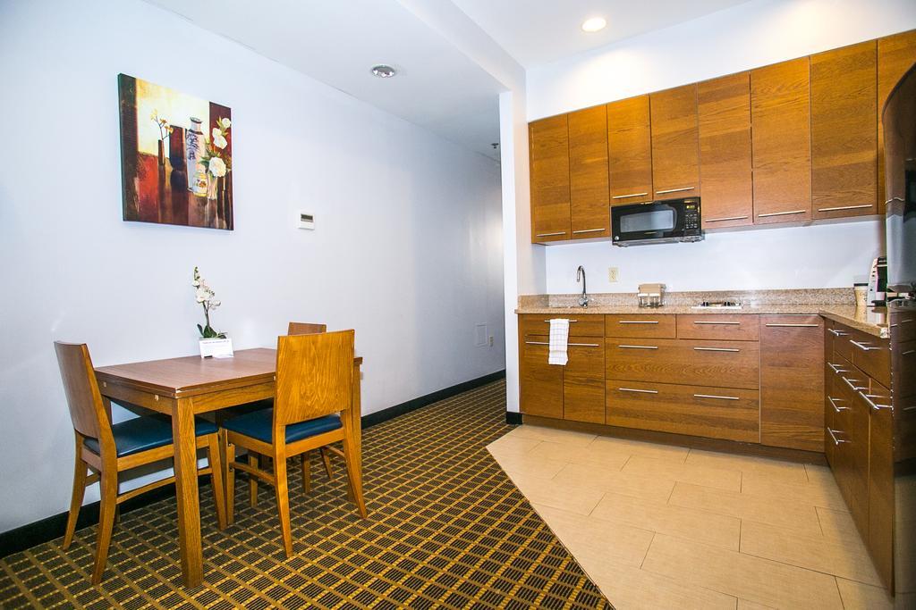 Pointe Plaza (adults Only) Hotel