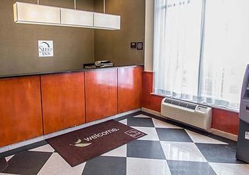 Howard Johnson Long Island Hotel 2*