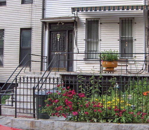 Mi Casa Tu Casa * New York