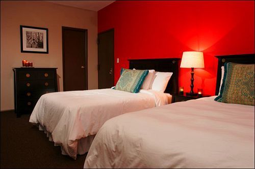 Broadway & Hostal *