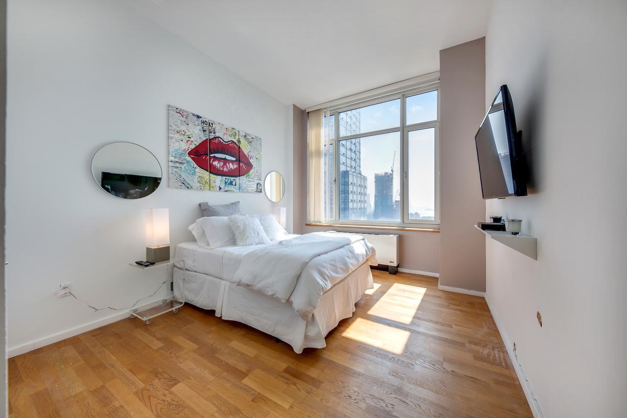 Times Square Lux Highrise
