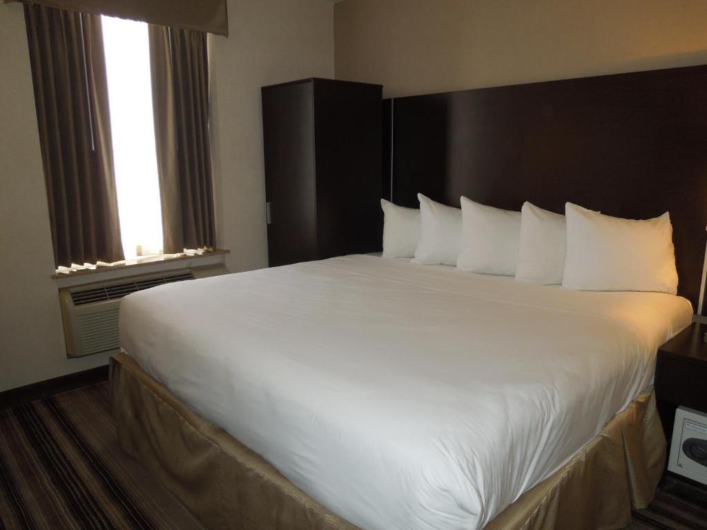 Days By Wyndham Jamaica / Jfk Airport Hotel New York City