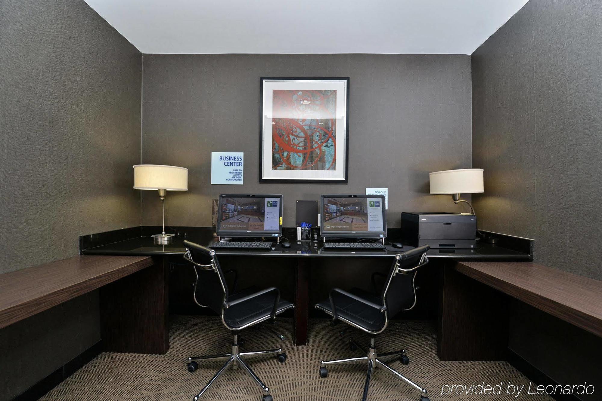 Express Kennedy Airport 3*