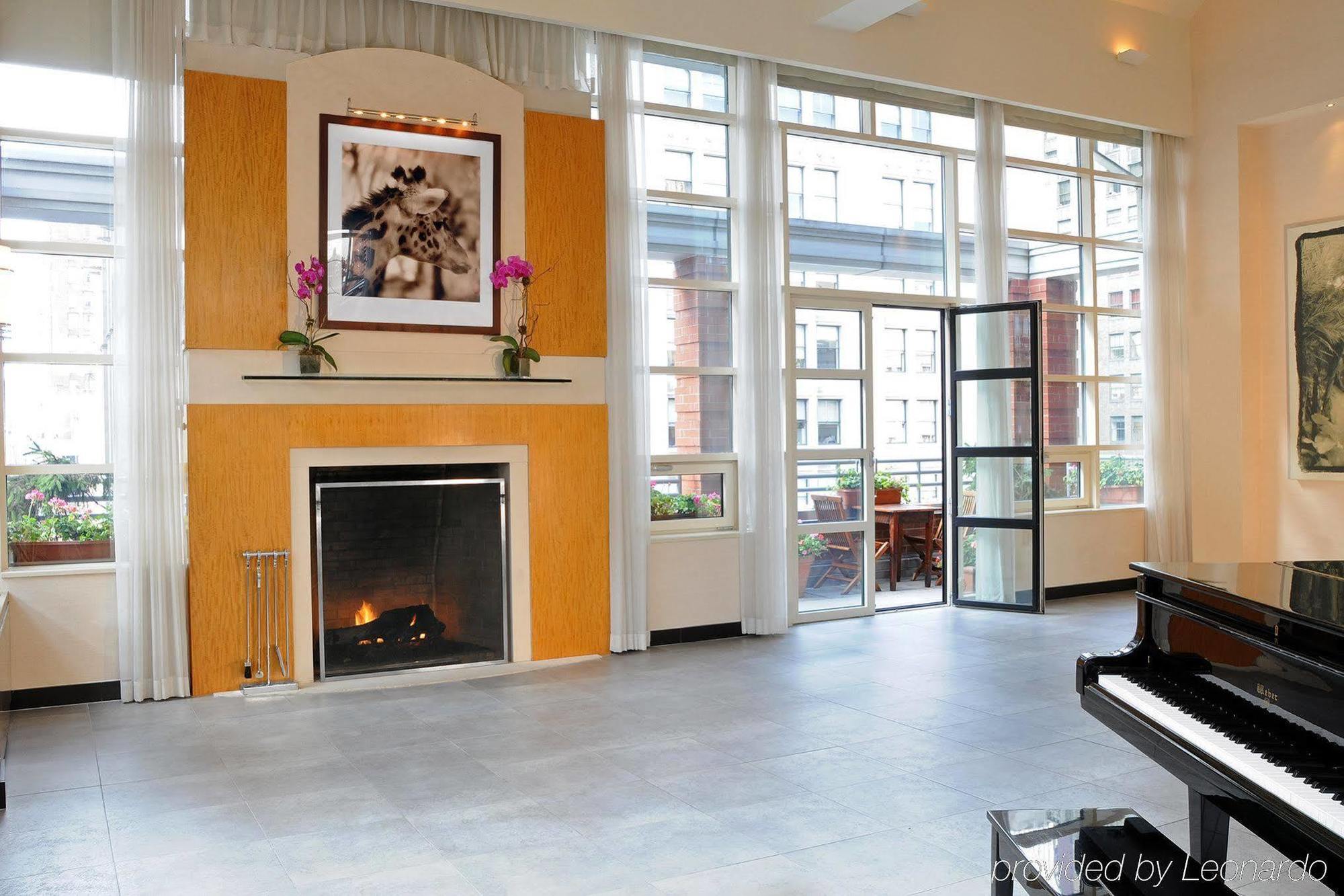 Giraffe By Library Collection Hotel Nueva York