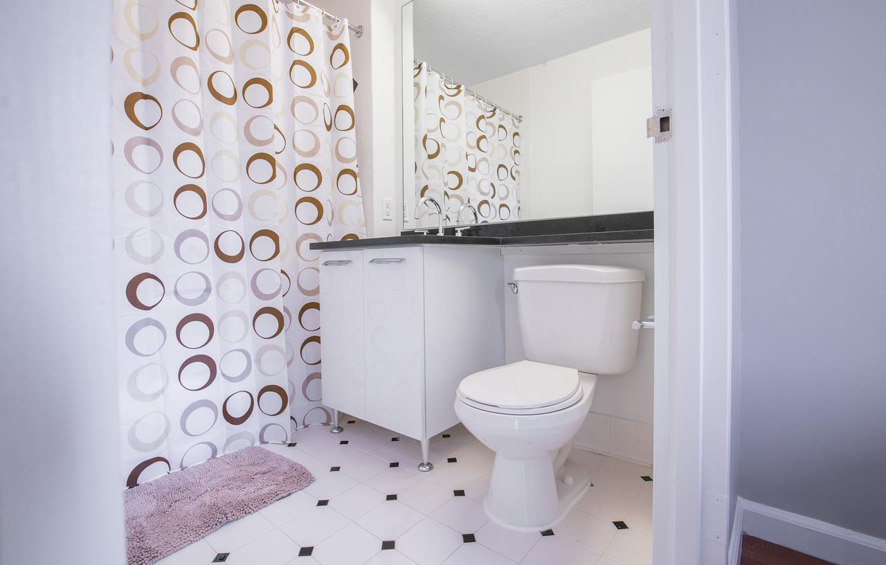 Brand New, Luxury Alcove Studio , Full Service Building *
