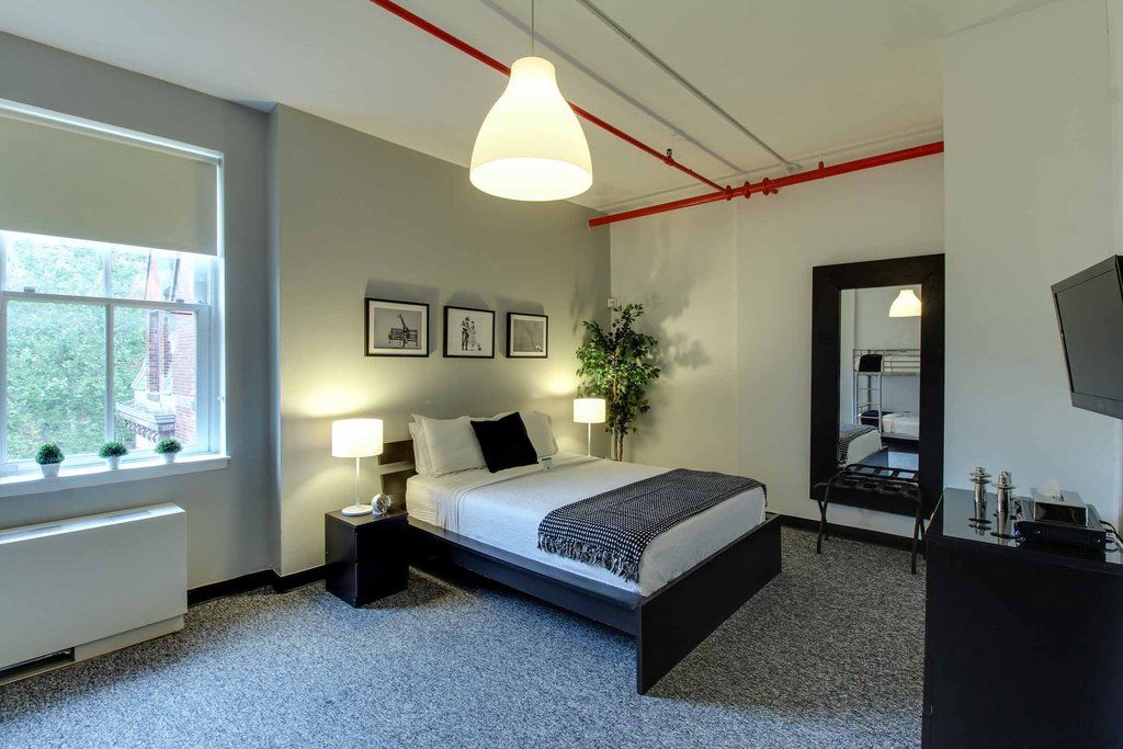 Hostal Hi *
