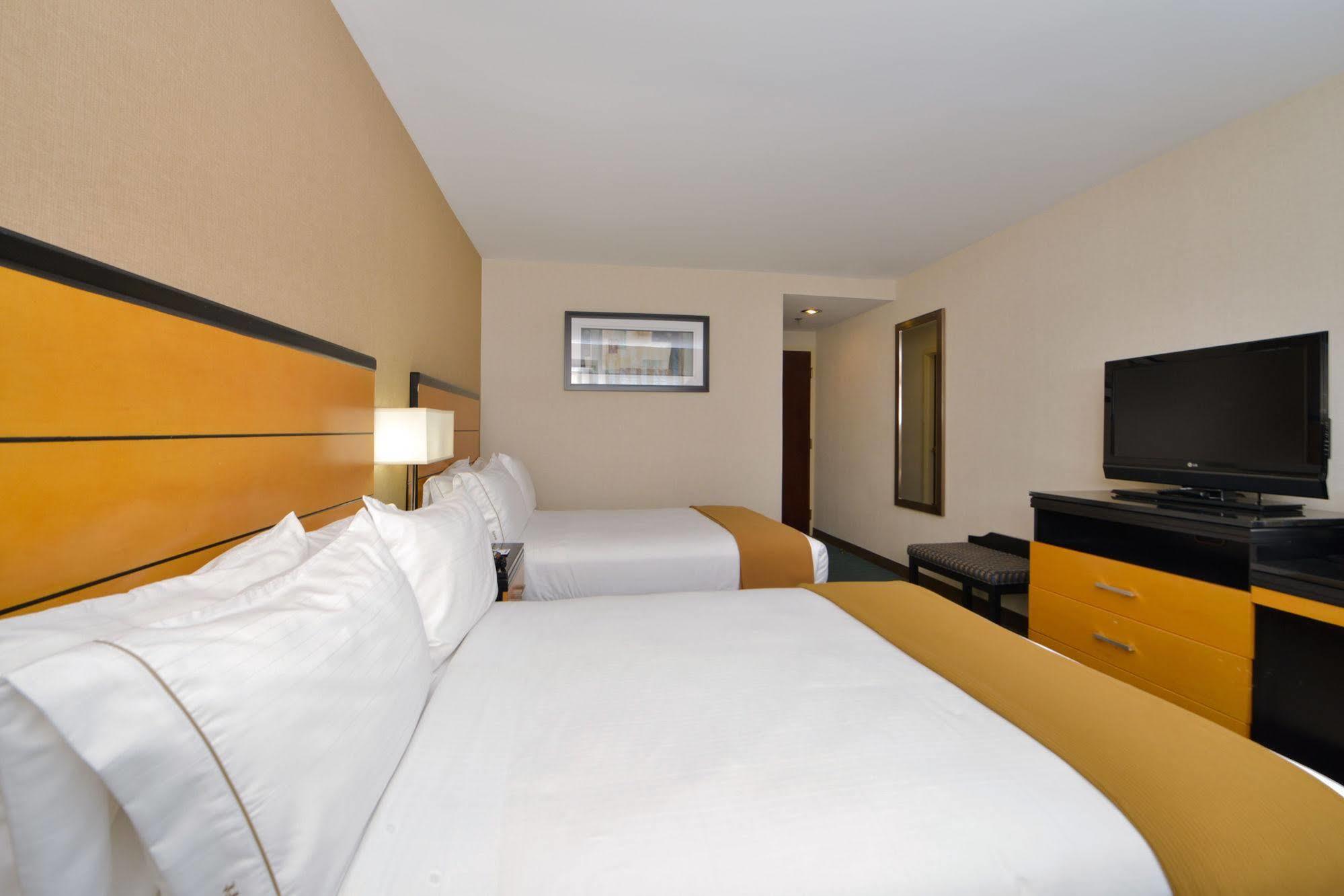 Hotel Express Kennedy Airport