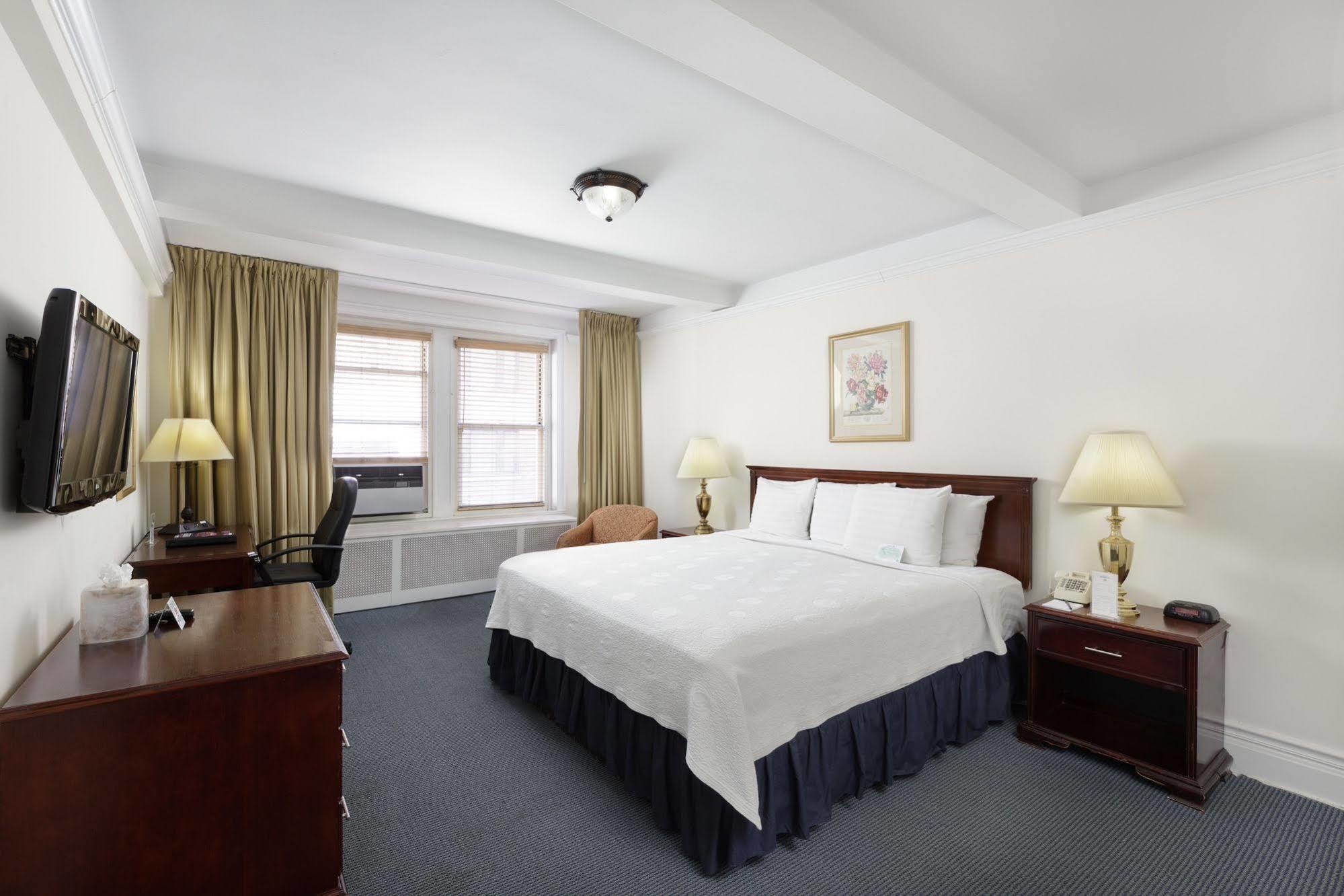 Salisbury Hotel 3*