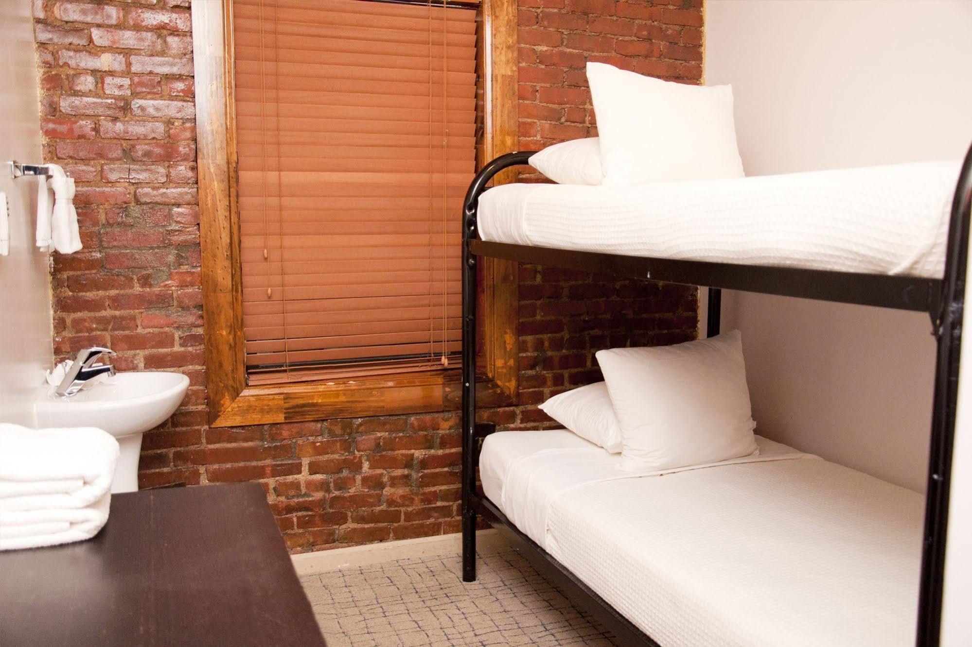 Royal Park Hostel New York City