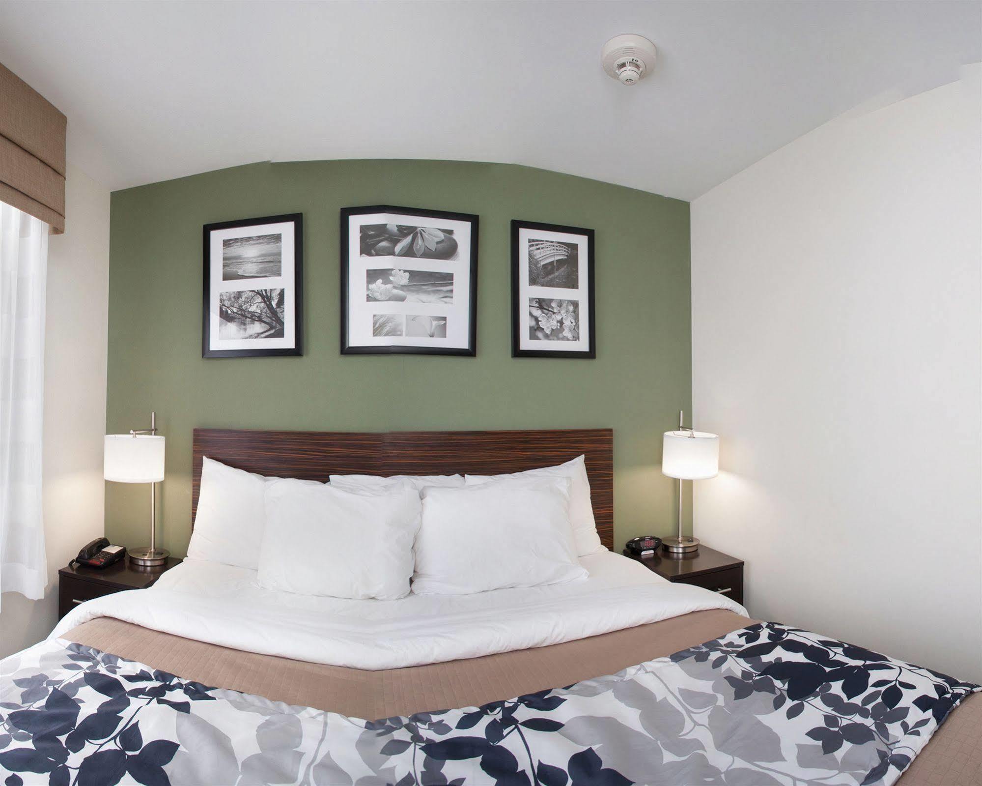 Days By Wyndham Brooklyn Borough Park 3* Nova York