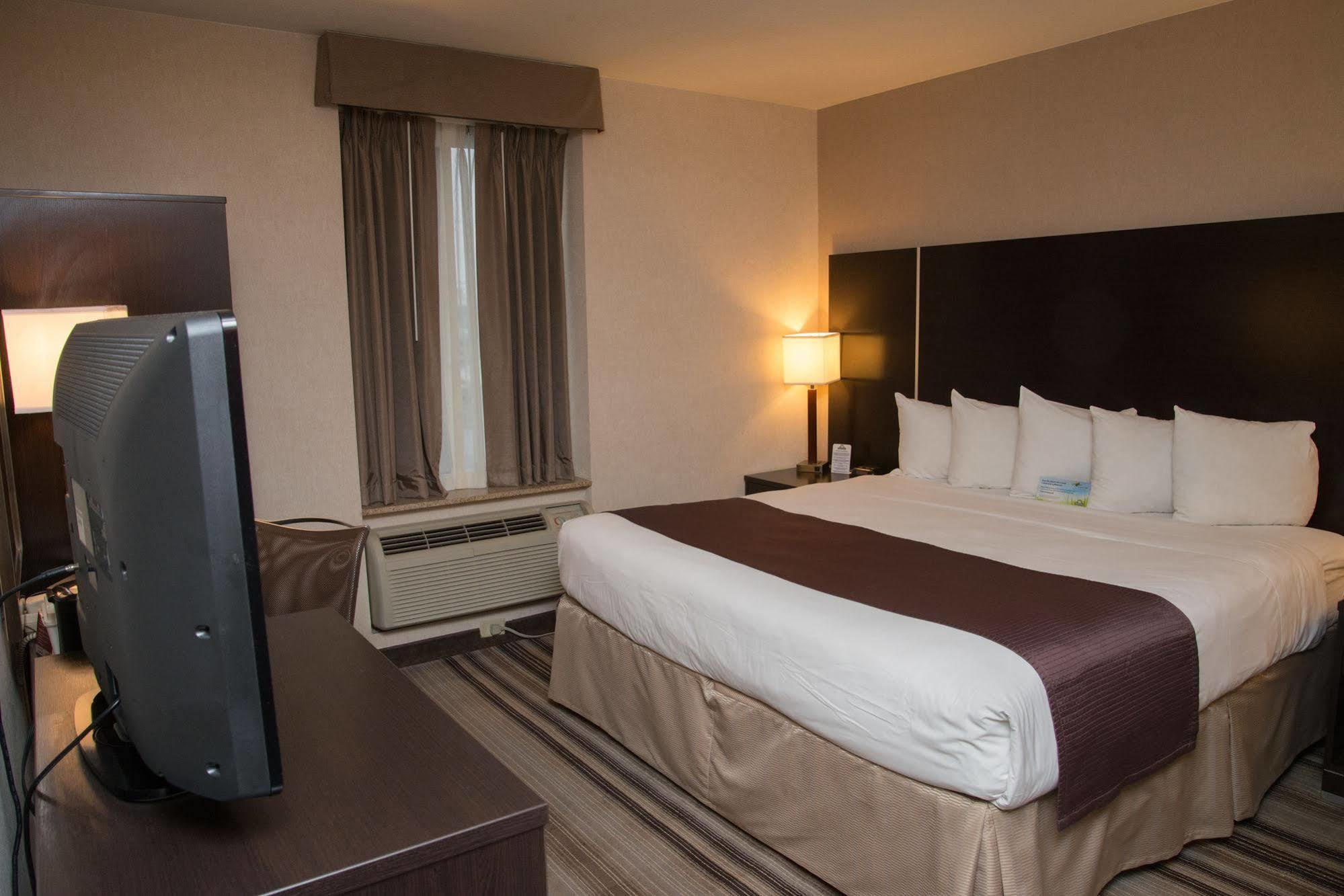 Days By Wyndham Jamaica / Jfk Airport New York City