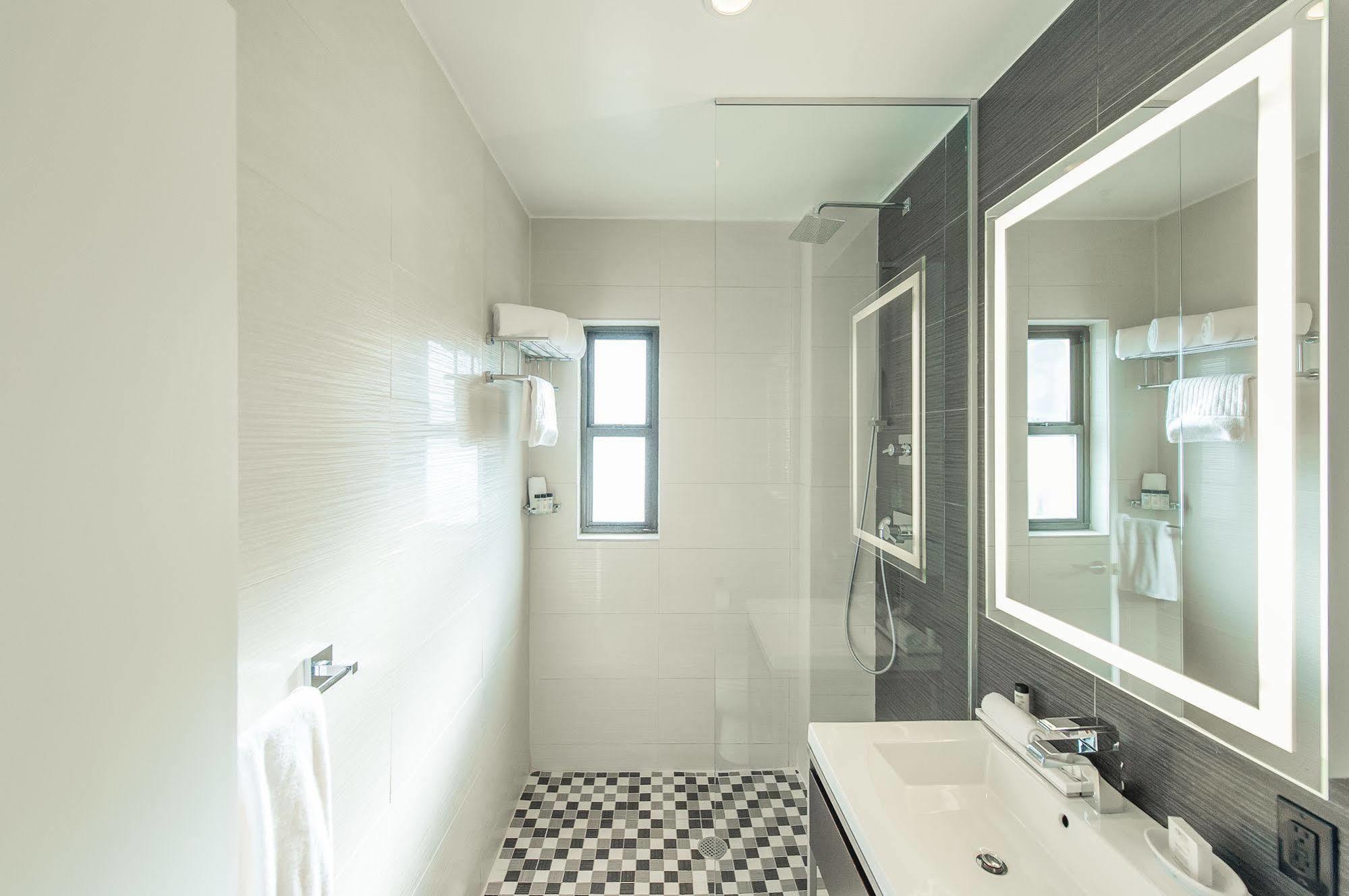 Hotel Ameritania At Times Square 4*