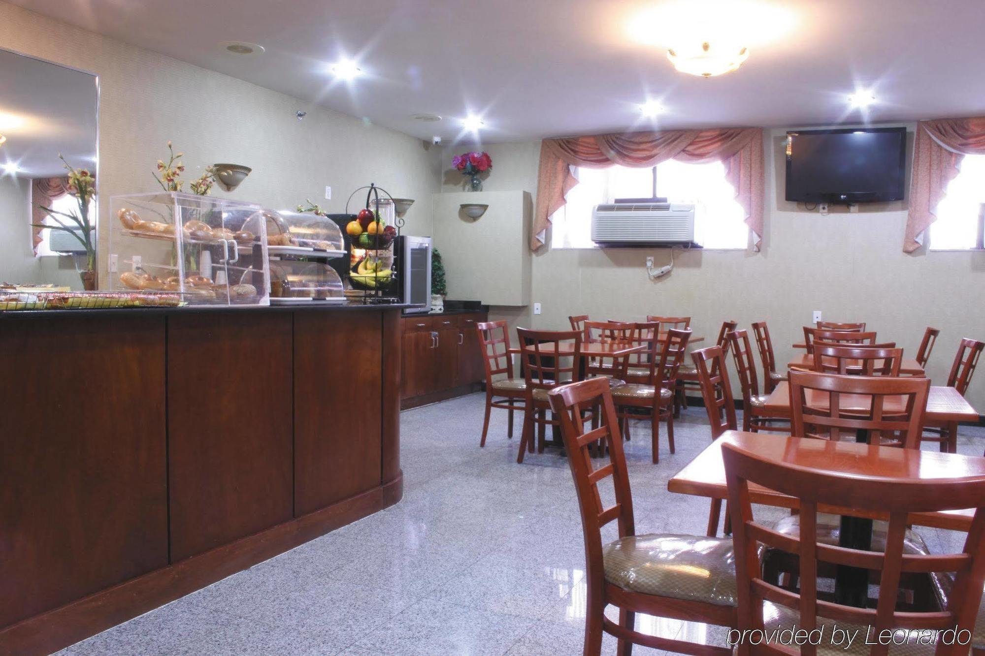 La Quinta By Wyndham Queens Hotel New York City