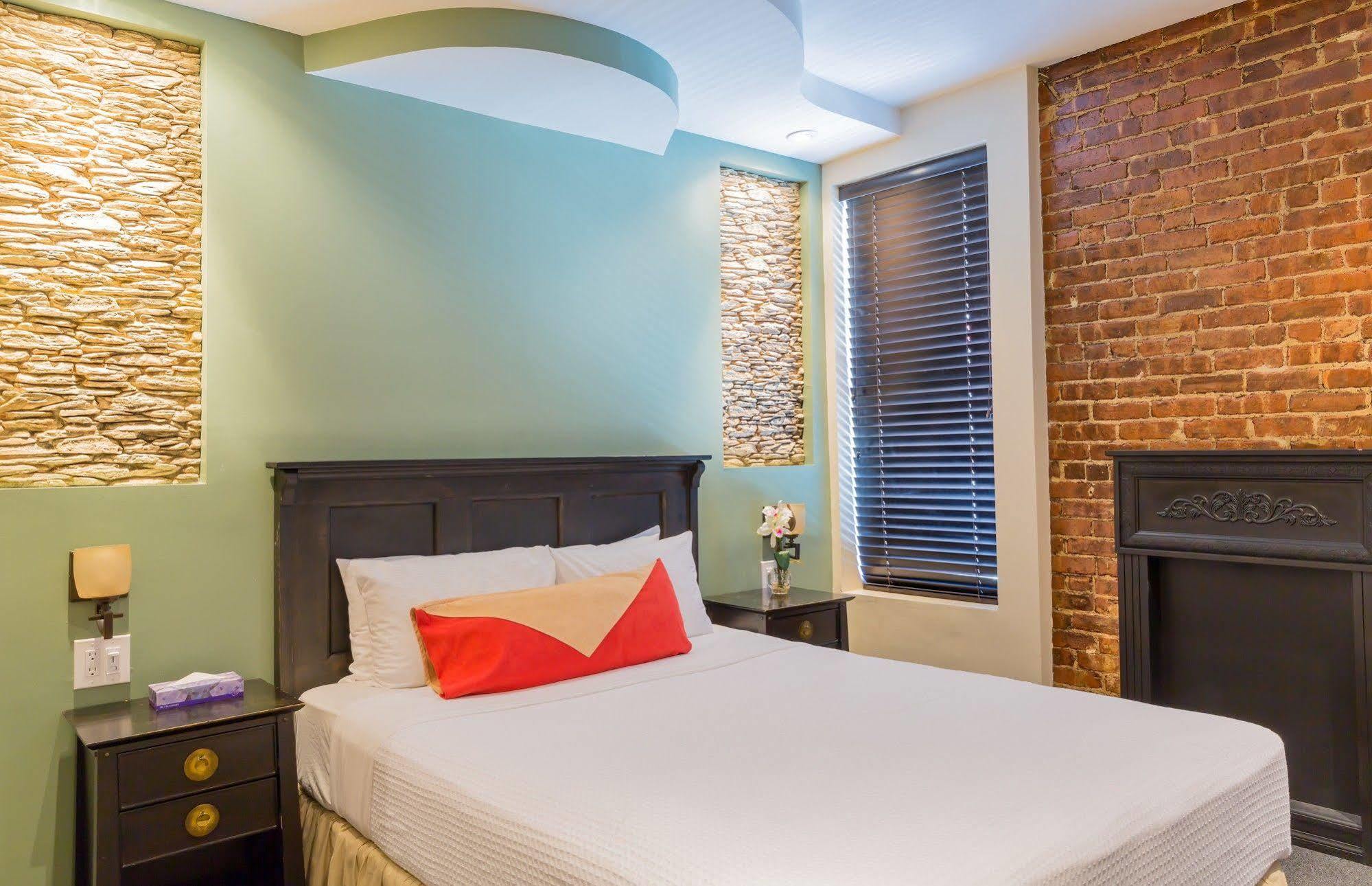 Hostal Broadway & Nueva York