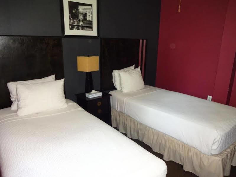 Broadway & Hostal Nueva York