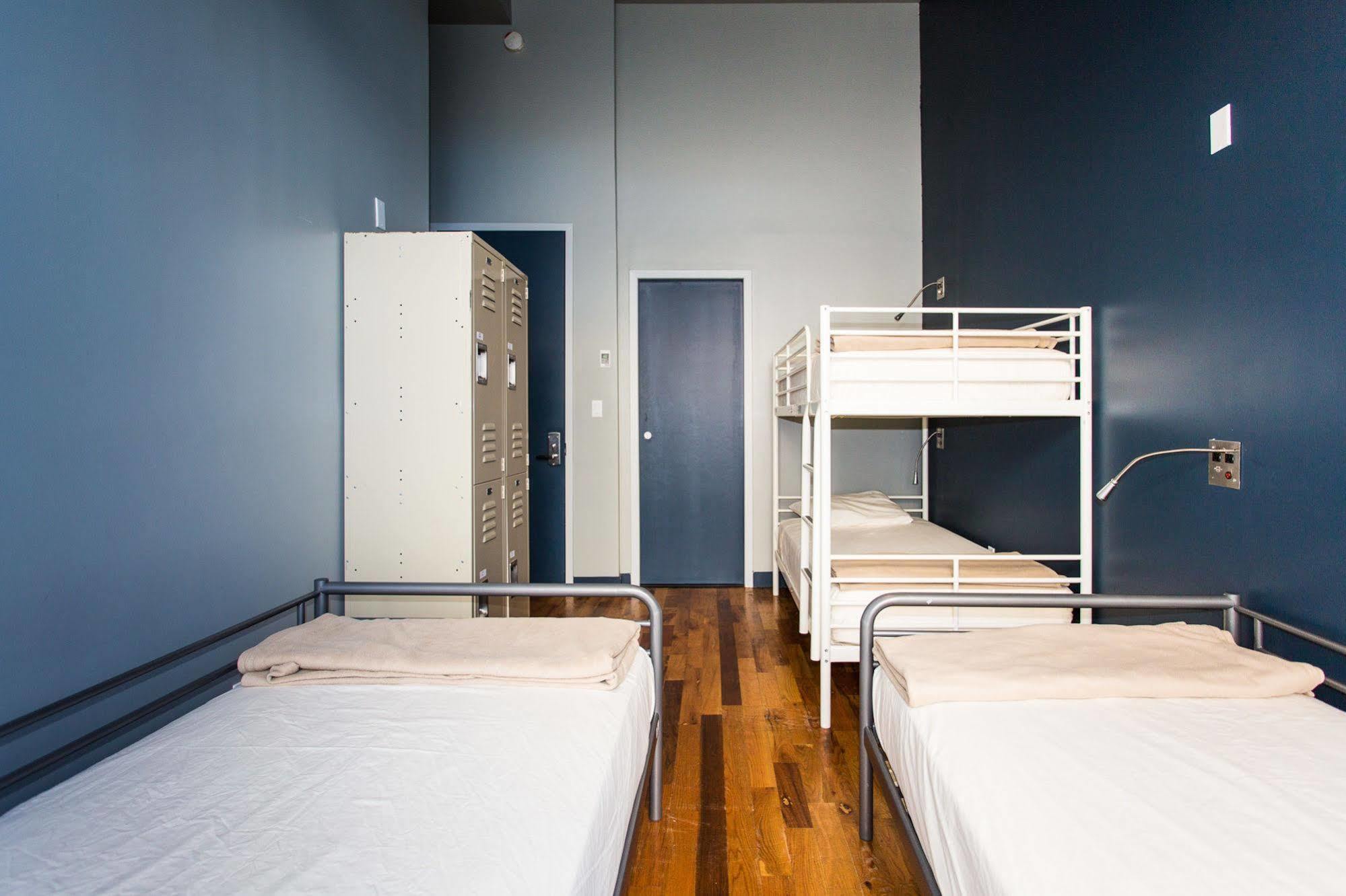 Hostel Q4 And New York City