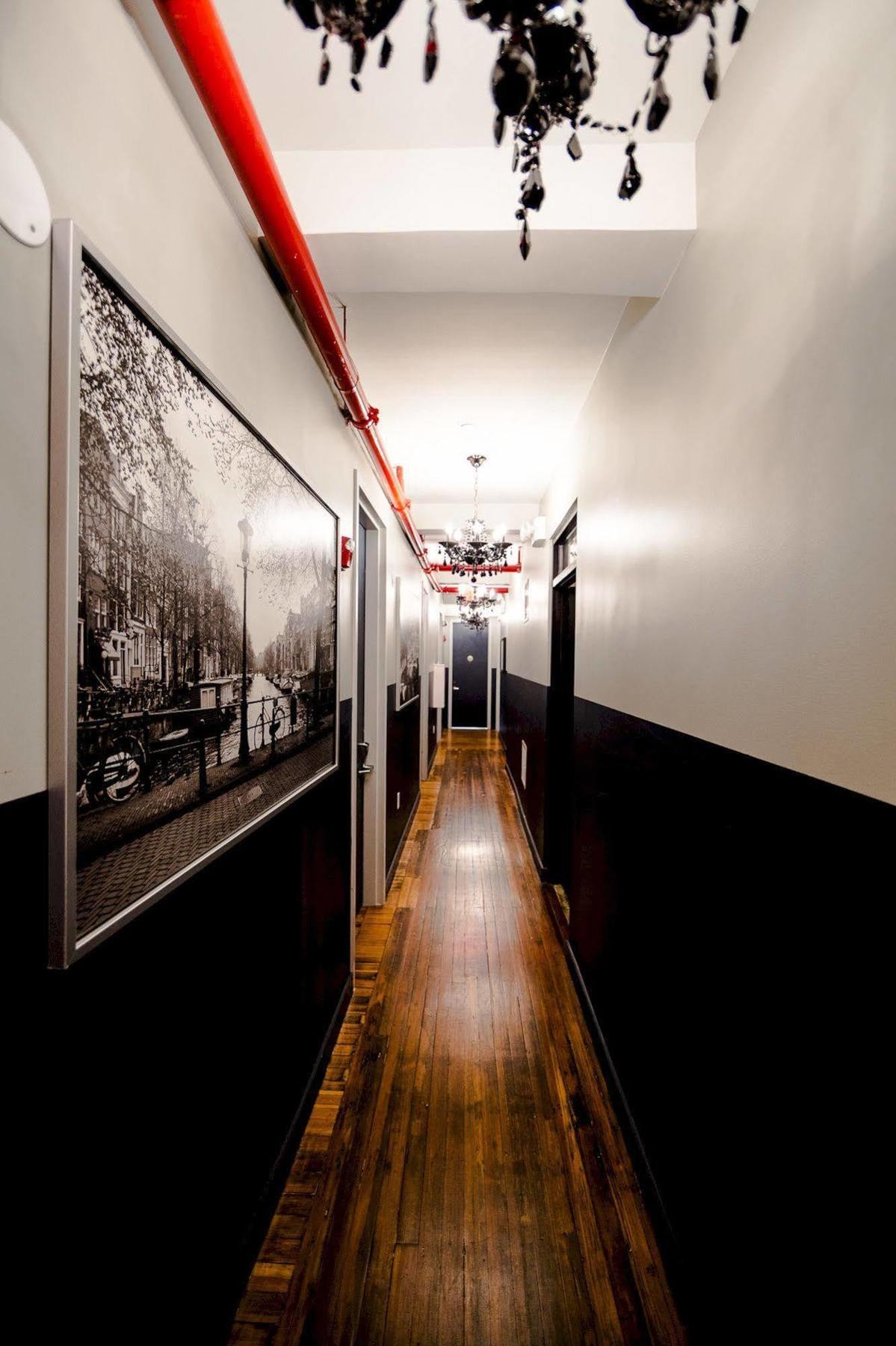 Hostel Q4 And New York City