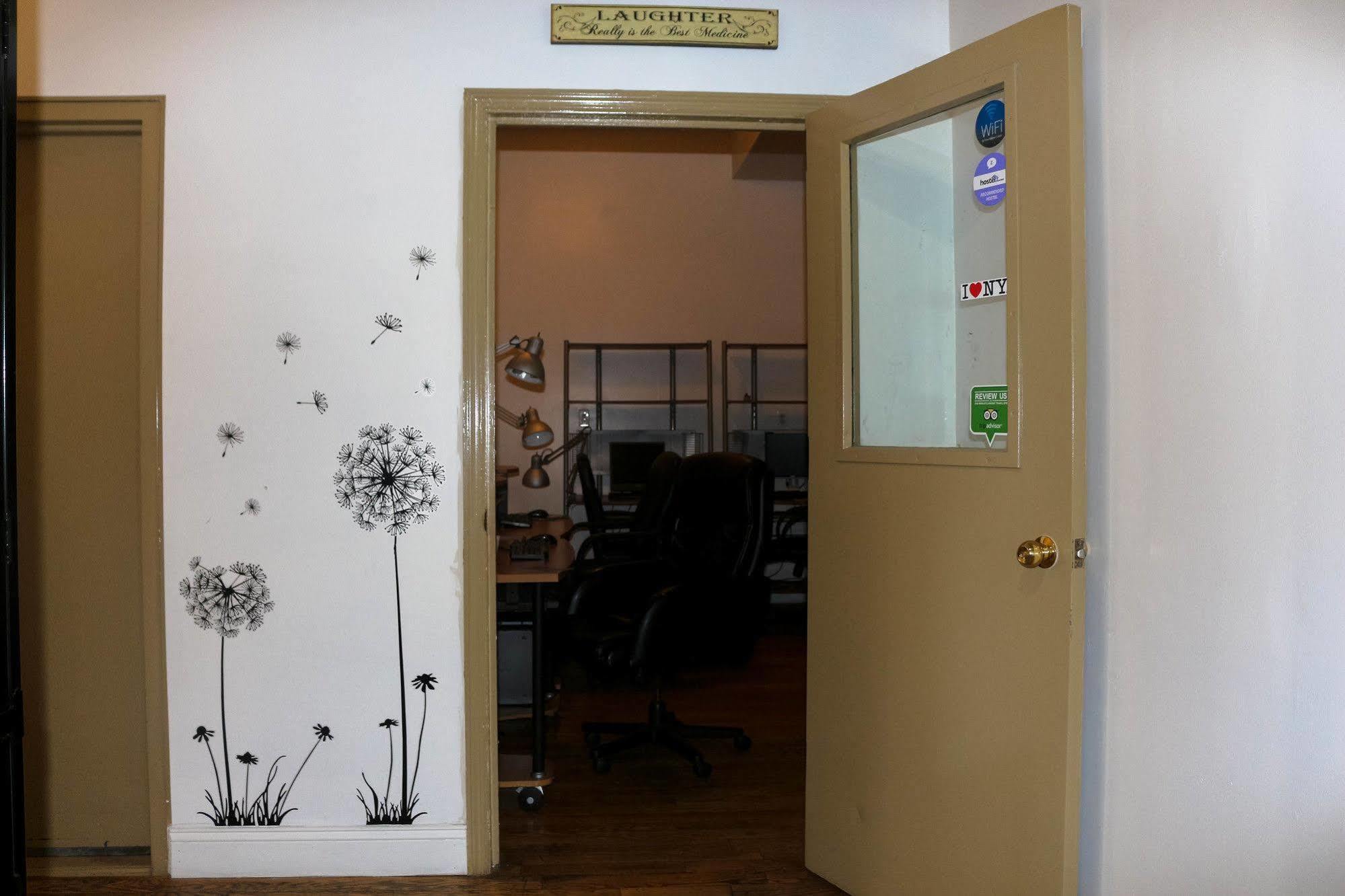 Ny Moore Albergue *