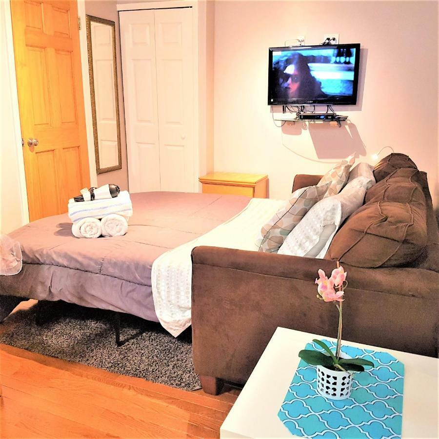 Mia East Village - Free Street Parking + Wifi Apartment *