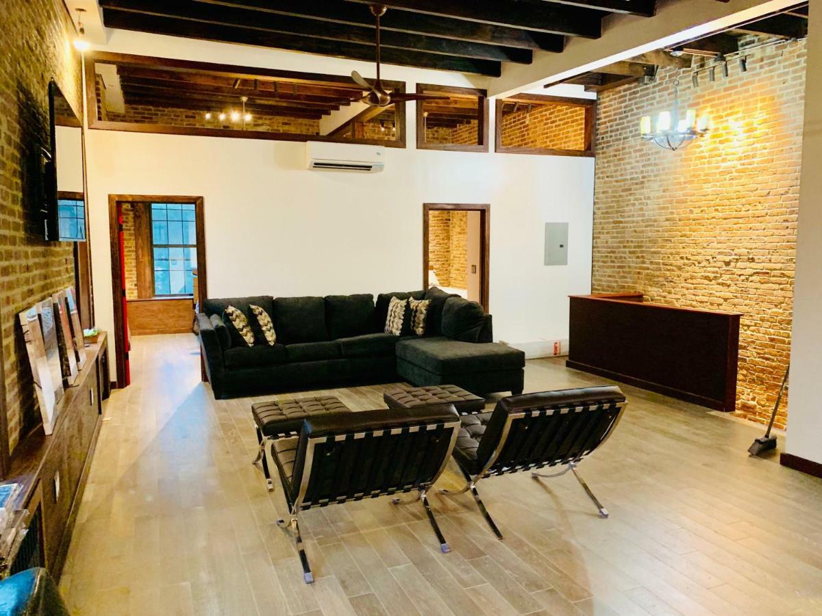Lavish Totally Renovated Loft Apartment! Appartement