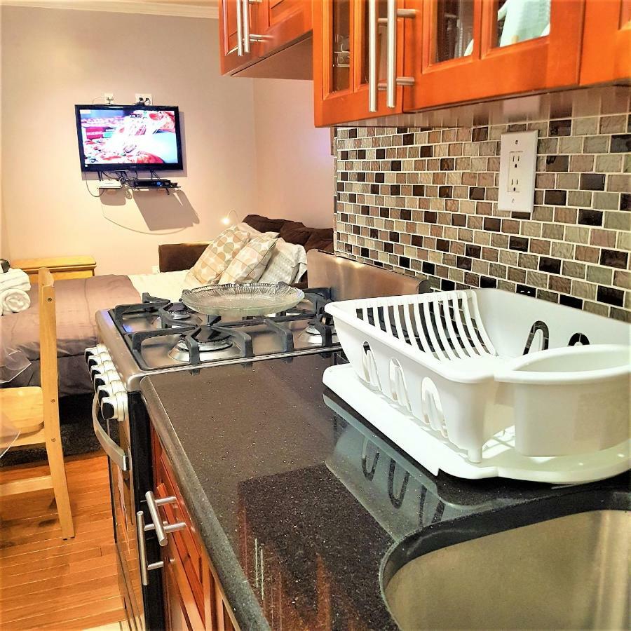 Mia East Village - Free Street Parking + Wifi *
