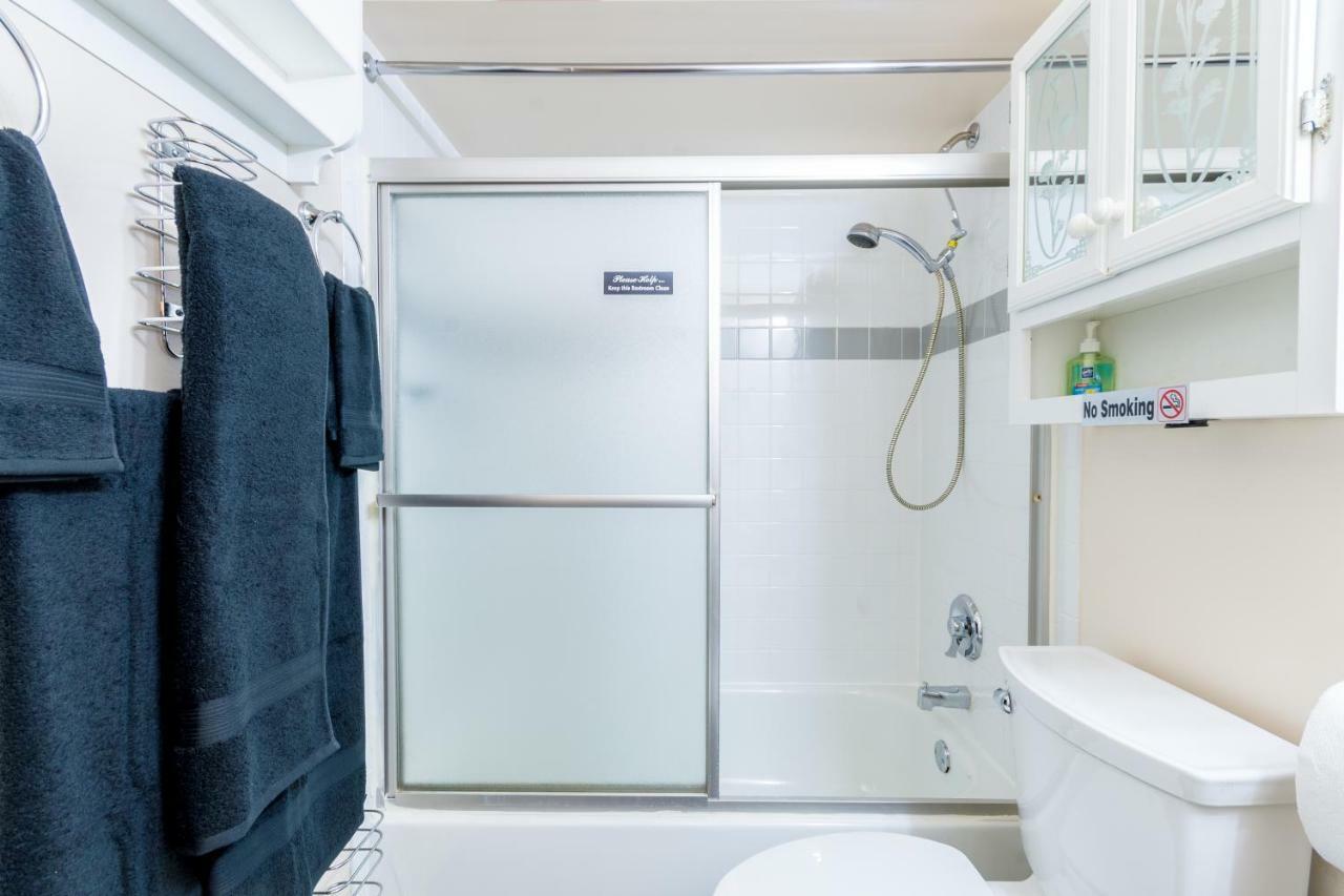 Two Bedrooms Manage And Supervise By Host Endless Features Amenities Dishwasher Washer Dryer Wifi Internet Services By Verizon Fios 960 Upload 960 Download Bi Monthly Free Housekeeping Services Huge 10000 Square Footage Appartement New York