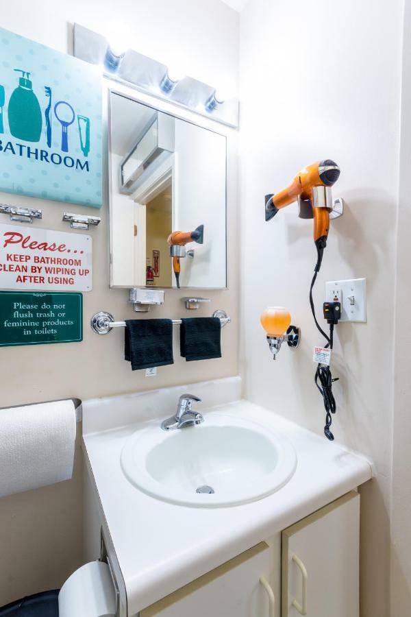 Appartement Two Bedrooms Manage And Supervise By Host Endless Features Amenities Dishwasher Washer Dryer Wifi Internet Services By Verizon Fios 960 Upload 960 Download Bi Monthly Free Housekeeping Services Huge 10000 Square Footage