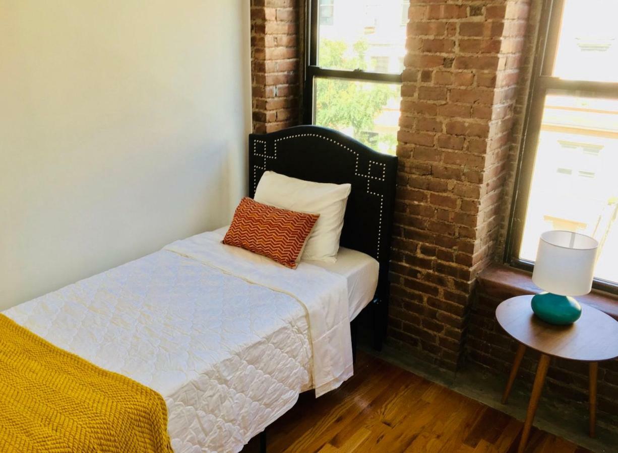Two Bedroom Harlem Apartment Nova York