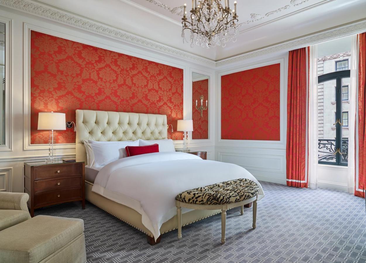 5th & 55th Club Hotel 2*