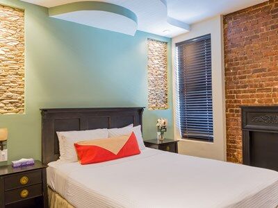 Hostal Broadway & Nueva York