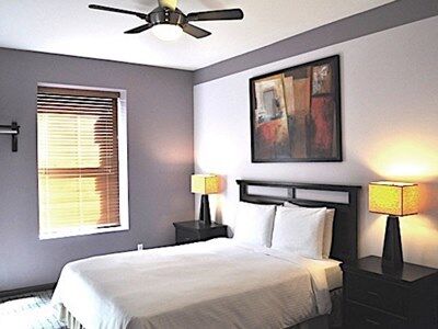 Broadway & Hostal *