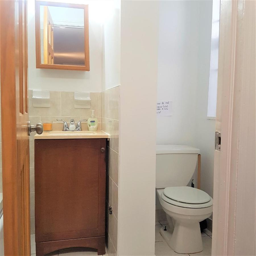 Mia East Village - Free Street Parking + Wifi Apartment *