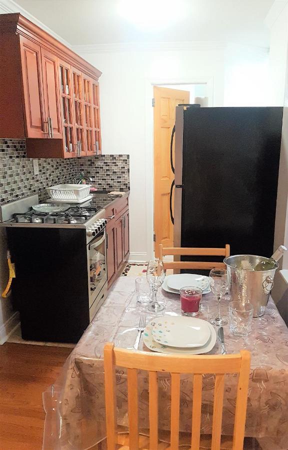 Mia East Village - Free Street Parking + Wifi Apartment *