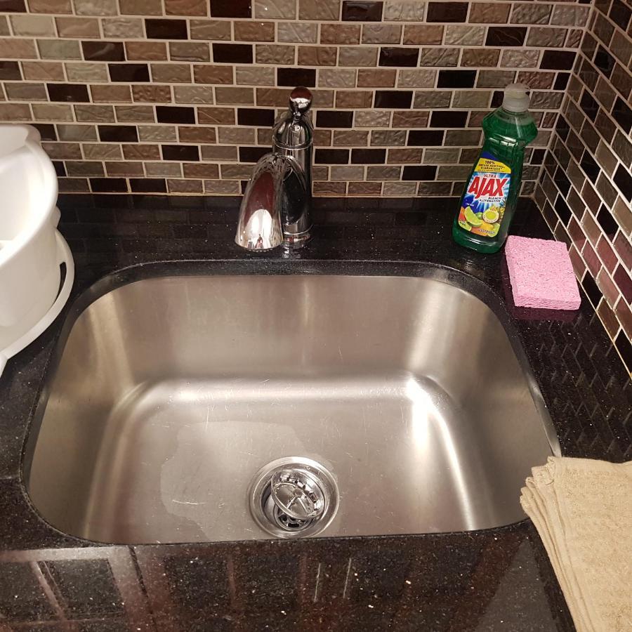 Mia East Village - Free Street Parking + Wifi Apartment