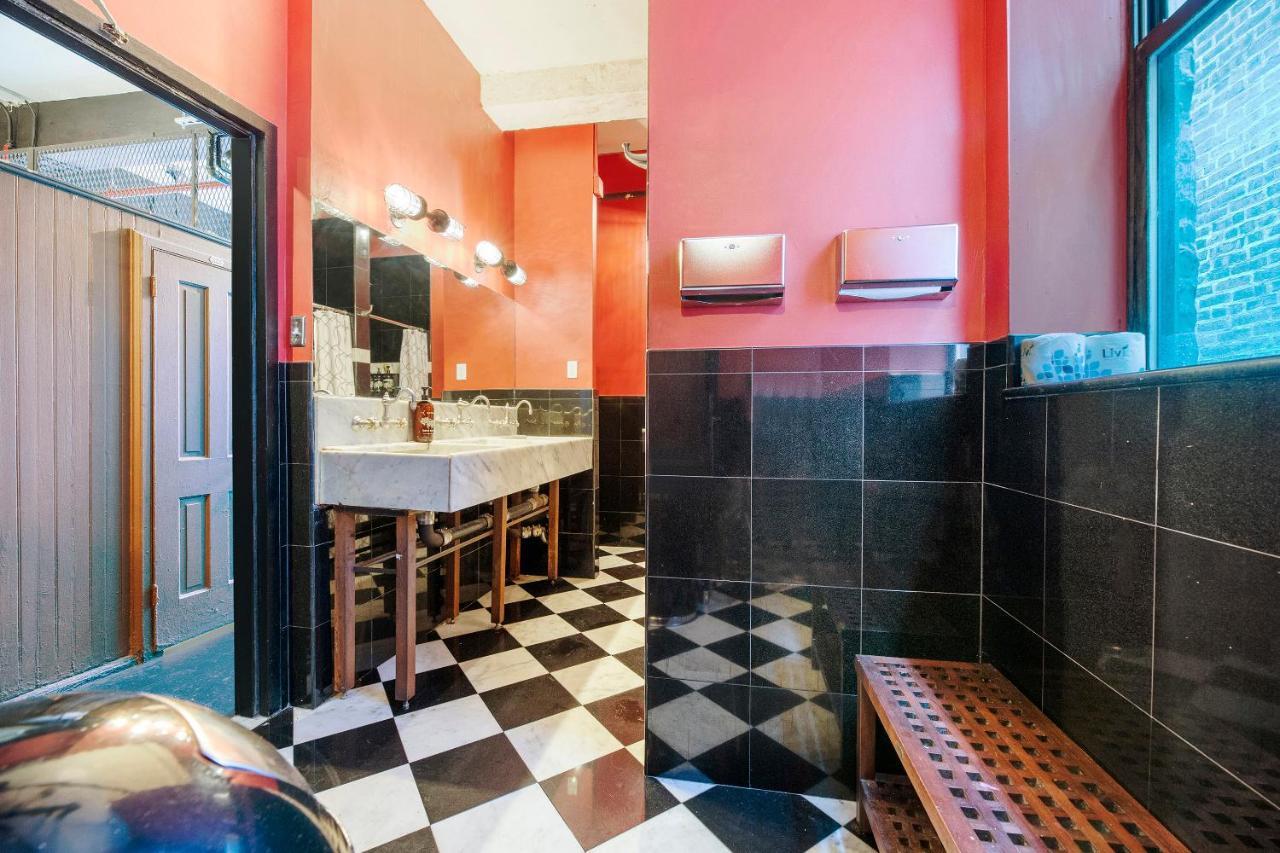 The Bowery House * Nova York