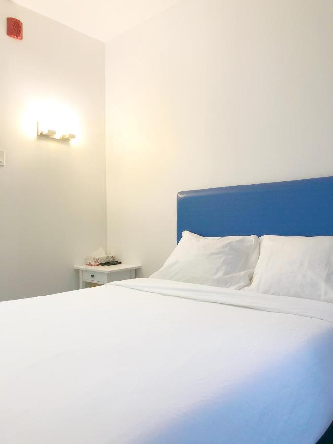 Hotel 837