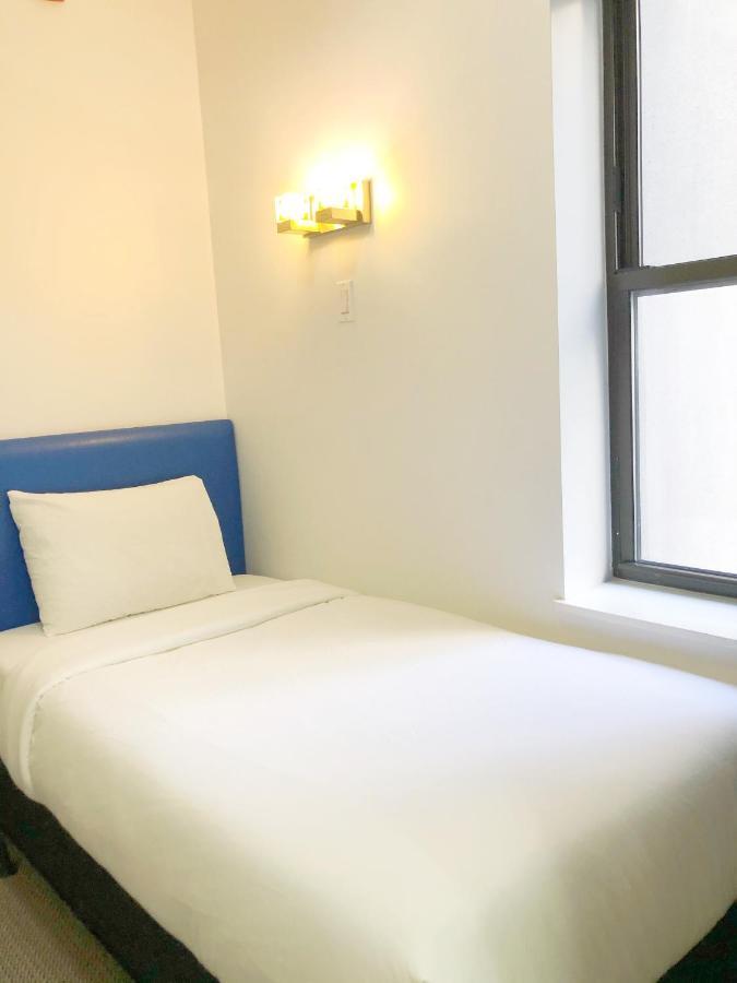 Hotel 837 2*