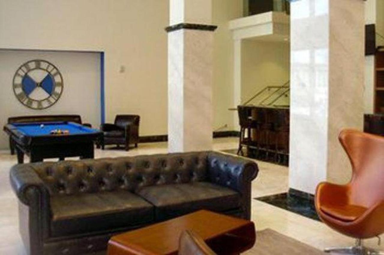 Hotel Comfort & - Kew Gardens Near La Guardia Airport