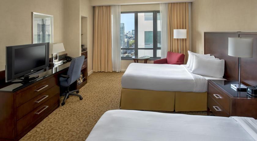 Hotel Marriott At The Brooklyn Bridge