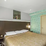 Super 8 By Wyndham Brooklyn / Park Slope Hotel