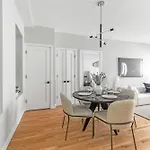 Top Notch 2Br & 2Ba Suite Minutes From Central Park In Upper East Side