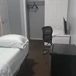 Room In A Beach House With Queen Bed In A Landlord Hosted Three Bedroom Apartment