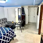 Lga Airport Near, Studio Walk In Bsmt Apt In A Private House!