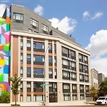 Williamburg Beautiful Ground Floor Apartment