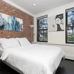 Midtown West 2 Bedroom Apartment